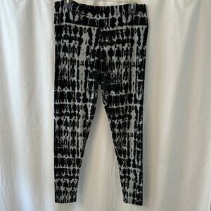 LuLaRoe Black and Gray Tie Dye pattern Leggings TC